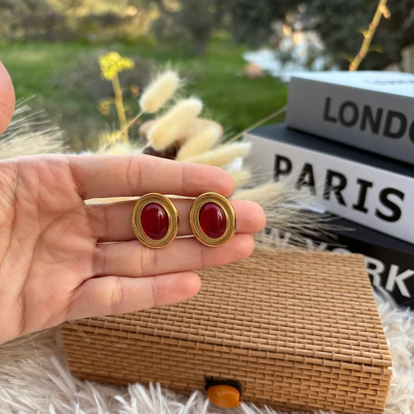 Vintage Ruby – Επιχρυσωμένα ατσάλινα Σκουλαρίκια.