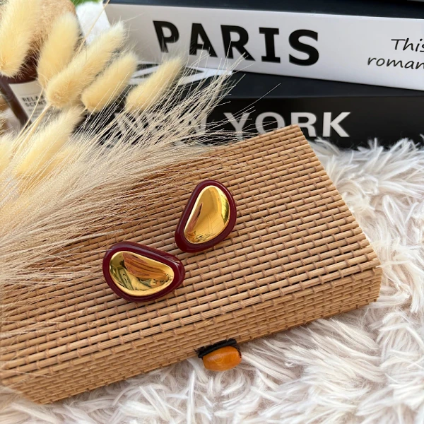 Red Aura – Επιχρυσωμένα Ατσάλινα Σκουλαρίκια.