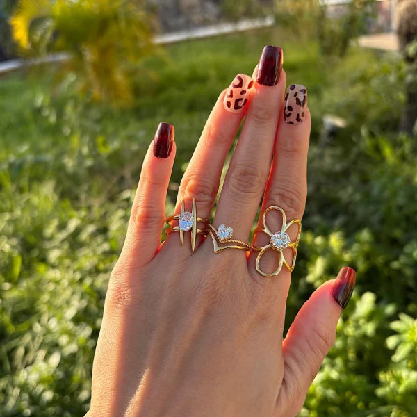 Aurora Spike – Αυξομειούμενο Ατσάλινο Δαχτυλίδι με zircon.