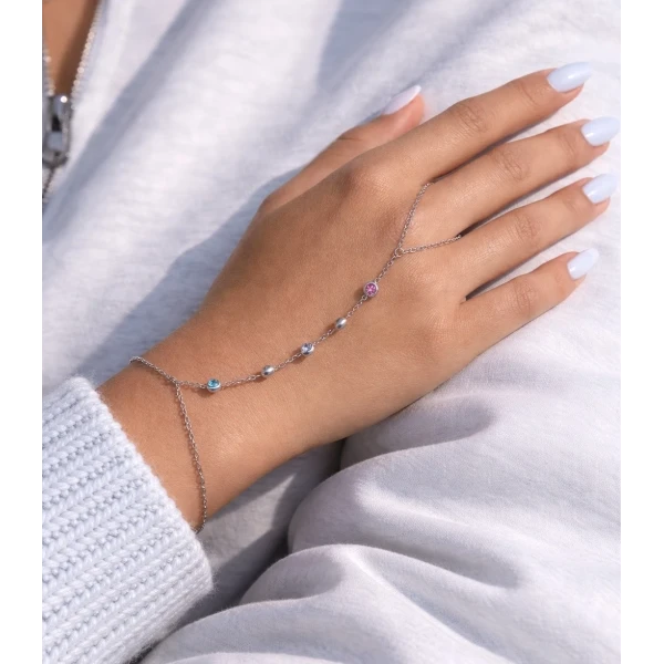Celeste Glow – Ατσάλινο Hand Chain με πολύχρωμα Ζιργκόν.