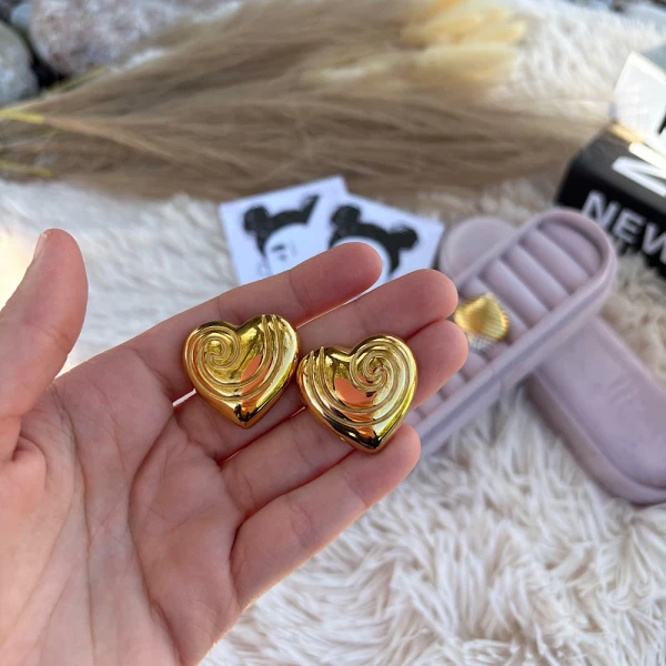 Golden Swirl Hearts-Ατσάλινα σκουλαρίκια.